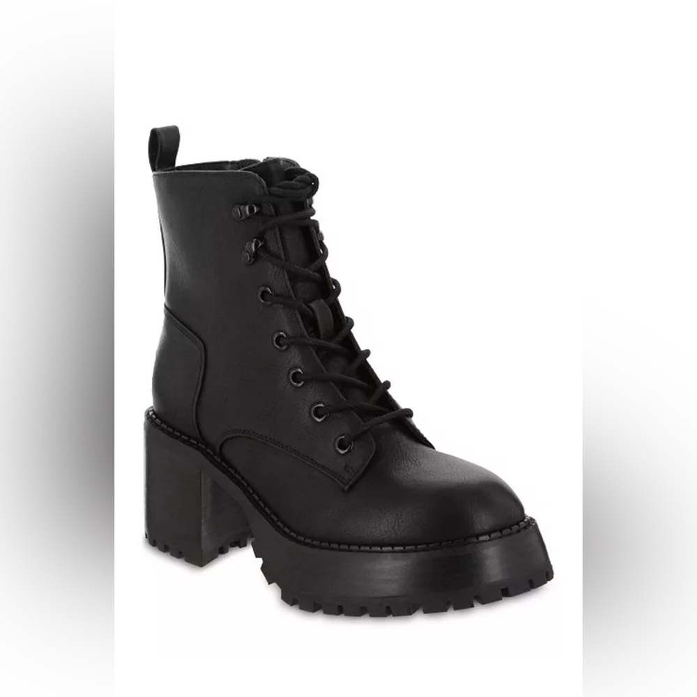 MIA Elija Black Faux Leather Chunky Block Heel Lace Up Boots Women's Size 7.5